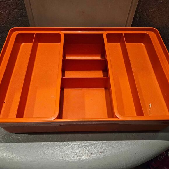 TupperCraft TupperWare 1421-4 Orange Tackle Box Craft Box Sewing Box 9"x13" - Picture 2 of 8